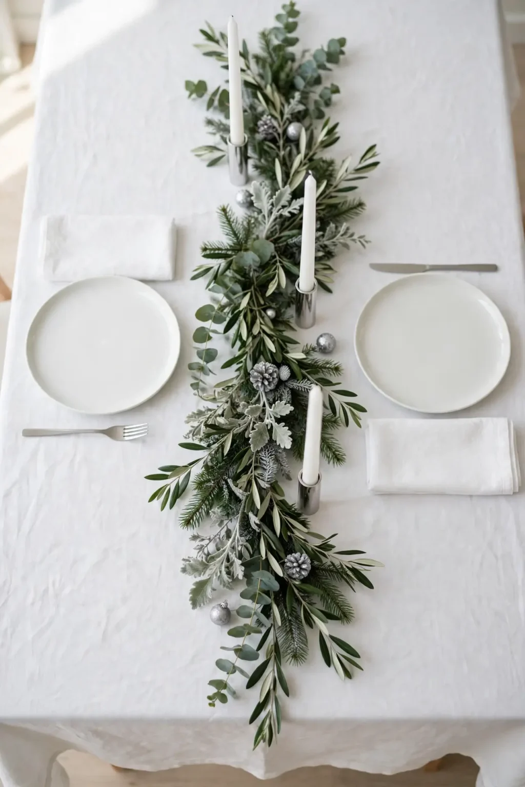 beautiful christmas tablescapes